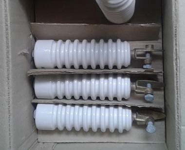 Sứ Đỡ Thanh Cái 22kV + Kẹp Cách Điện