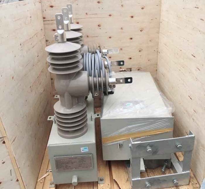 Giá Recloser Entec 3Pha 24kV 630A 12.5kA/3s Korea 2021