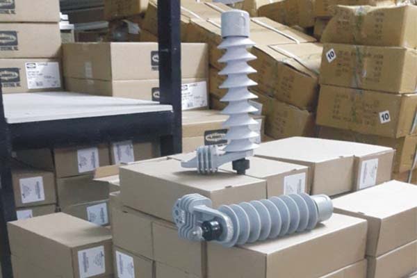 Giá Chống Sét Van LA Cooper - 9kV, 12kV, 15kV, 18kV, 21kV, 24kV, 42kV