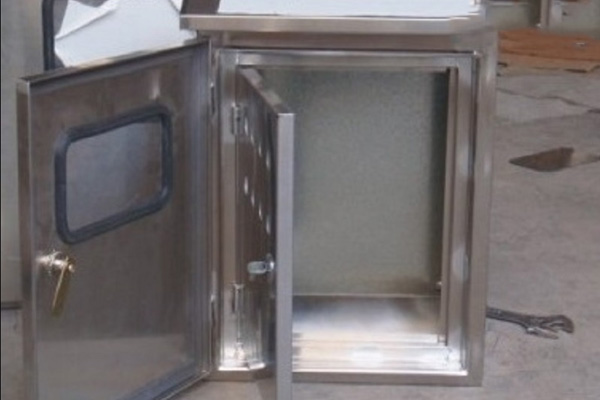Báo Giá Vỏ Tủ Điện Inox 600x800x300 [Giá Tốt]