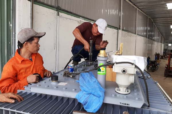 Thay Sứ Cho Máy Biến Áp THIBIDI