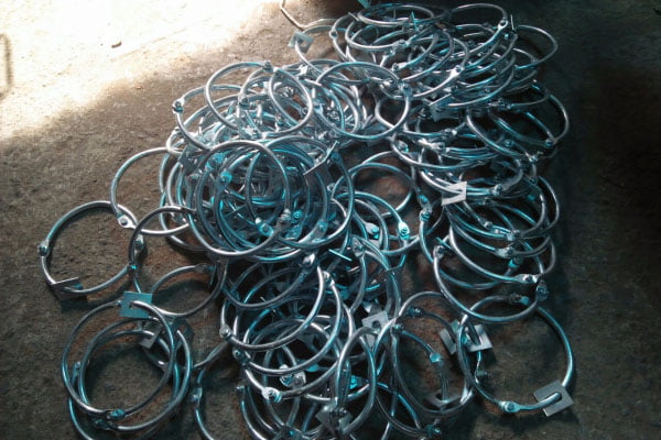 Vòng đai bó cáp kim loại