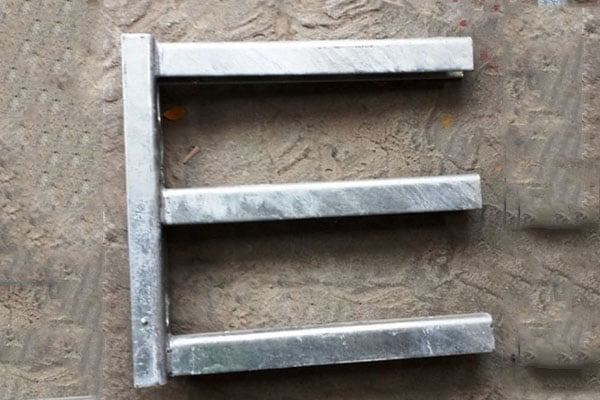 Giá Treo Cáp Chữ E Mạ Kẽm (Chất Lượng - Giá Tốt)